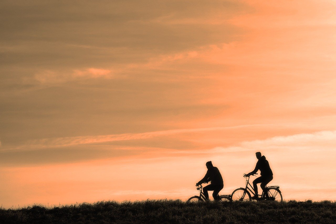 Penser à faire du vélo pour travailler votre endurance physique. 